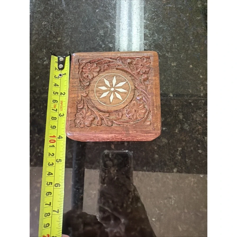 Carved Inlaid Medallion Wood Trinket Jewelry Hinged Keepsake Box 4